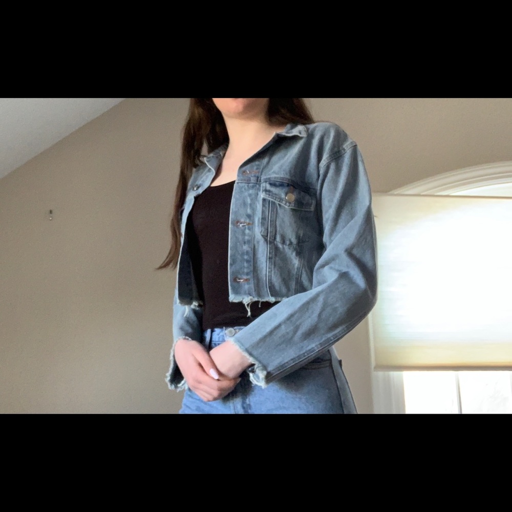 Cropped Denim Jacket - Picture 3 of 4